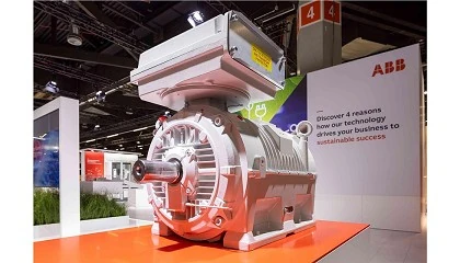 Foto de ABB lanza en primicia un nuevo motor SynRM IE5 de refrigeración líquida más eficiente y de alta potencia