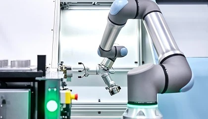 Foto de Universal Robots presenta en Advanced Factories 2024 su nuevo cobot UR30