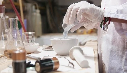 Foto de Investigan la utilizacin de residuos de pilas como aditivos antimicrobianos para pinturas