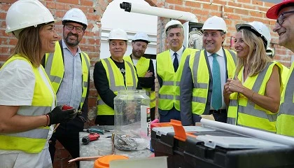Foto de Yolanda Daz visita la Sede de la Fundacin Laboral de la Construccin en Madrid