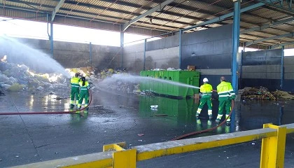 Fotografia de Seguridad contra incendios en plantas de reciclaje e instalaciones fotovoltaicas
