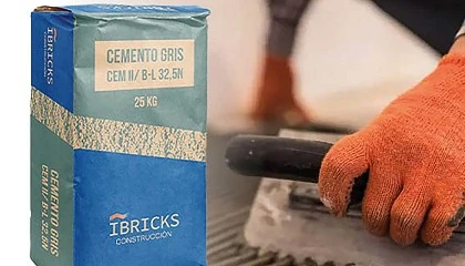 Foto de Grupo Ibricks presenta un saco de cemento de marca propia