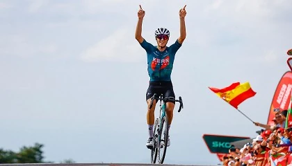 Foto de La primera victoria del Kern Pharma en La Vuelta, ms que un homenaje