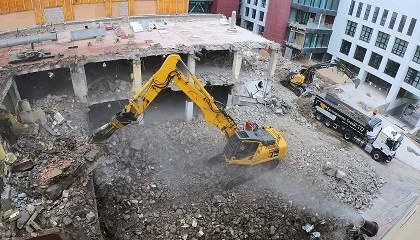 Foto de Implementos Epiroc en la demolicin para la ampliacin del Hospital Materno Infantil de Las Palmas