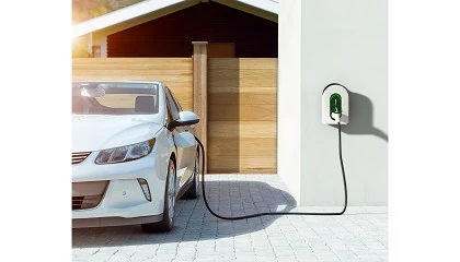 Foto de Schneider Charge, el nuevo cargador residencial de Schneider Electric para vehículos eléctricos