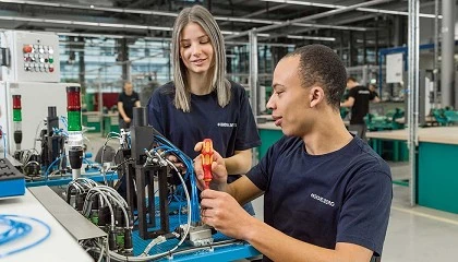 Foto de La formacin incrementa el valor aadido de Heidelberg como proveedor de soluciones integrales para la produccin de impresin hbrida