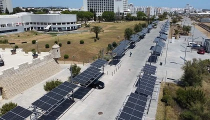 Foto de Autoconsumo fotovoltaico em parque de estacionamento