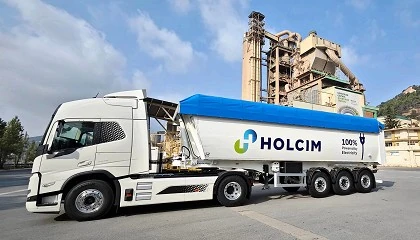 Foto de Holcim incorpora a su flota el primer camin baera elctrico de Espaa