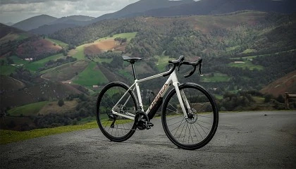 Foto de Una bici ideal para engancharse al road: nueva Orbea Avant 2025