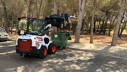 Fotografia de Cargadora articulada Bobcat L28, mecanizando el trabajo manual