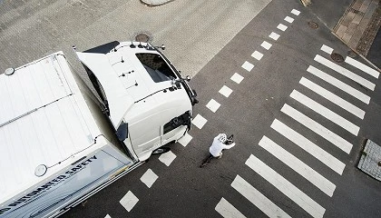 Foto de Volvo Trucks aade una nueva generacin de sistemas de seguridad para proteger peatones y ciclistas