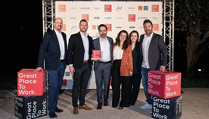 Ángel Abades, director comercial y de operaciones de Altair España y Susana Echazarreta, marketing coordinator de Altair