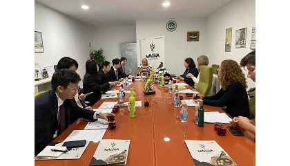 Fotografia de Una delegacin del gobierno japons visita la DOP Sierra Mgina