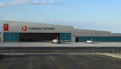 Foto de Turkish Technic revisar la nueva entrega del Airbus A320neo a IndiGo