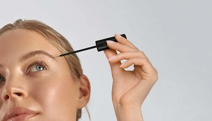 Foto de Cejas y pestaas ms pobladas y voluminosas con el nuevo tratamiento Lash & Brow Elixir de Montibello