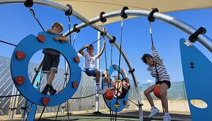 Foto de Industrias Agapito presenta sus circuitos de cuerda para parques infantiles