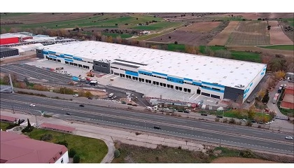 Foto de Scannell Properties alquila una nave a Grupo Joanca para sus productos farmacuticos y cosmticos