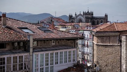 Foto de Un mapa solar ayuda a los ciudadanos de Vitoria-Gasteiz a conocer el potencial fotovoltaico de sus tejados