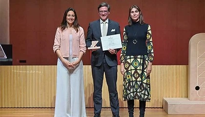 Foto de L'Oral Productos Profesionales recibe el premio 'Catalonia FP Biz Day' por su impulso al talento joven en la FP Dual