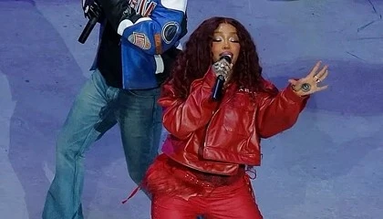 Foto de El look curly de SZA en la Super Bowl 2025: cmo conseguirlo con ghd