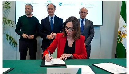 Foto de El Gobierno andaluz sella una alianza entre los puertos de Mlaga y Algeciras y el Puerto Seco de Antequera