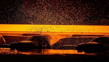 Foto de Hardox da SSAB celebra 50 anos e torna-se livre de emisses