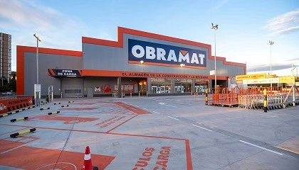 Foto de Obramat celebra la presentacin de su catlogo 2025 en un evento formativo con clientes profesionales