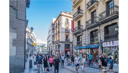 Foto de Crecen el tráfico peatonal y las entradas a tienda durante Semana Santa