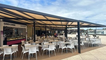 Foto de Pergo-Sun 125, da Siplan, no Centro Comercial Las Arenas