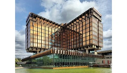 Foto de AGC Custom Coating: um servio que permite aos arquitetos desenvolver produtos nicos de vidro revestido para fachadas