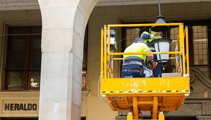 Foto de Zaragoza revisa 74.000 luminarias y 740 cuadros de mando para auditar su alumbrado público y diseñar un mapa lumínico