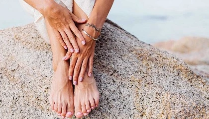 Foto de Bio Sculpture presenta sus exfoliantes profesionales para uas: Kiwi Scrub y Passion Berry