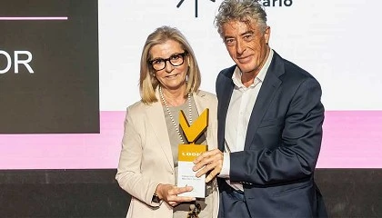 Foto de La Fundacin Vctor Martnez Vicario recibe el premio a la Mejor Accin Solidaria en los Premios Saln Look 2025