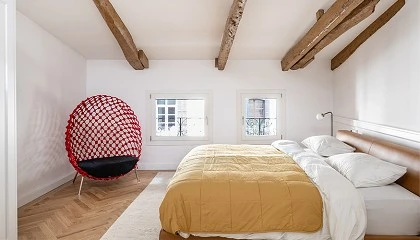 Foto de Uecko y Banni disean el lujo con la madera como protagonista