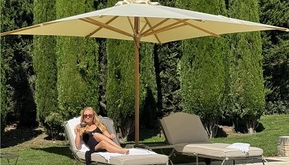 Foto de Color Shield: cmo mantener el tono vibrante y una melena sana bajo el sol