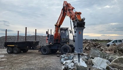 Foto de Epiroc presenta su martillo hidrulico EC 100 mejorado y ampla su gama de pulverizadores