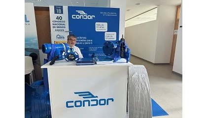 Foto de Condor presenta su collarín salida brida en el Congreso Nacional de Riegos