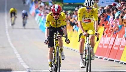 Foto de Nike regresa al ciclismo masculino con el Visma-Lease a Bike en el Tour de Francia 2025