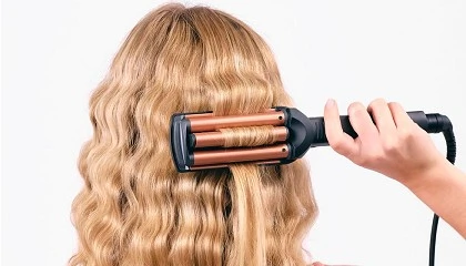 Foto de Look de festival: nunca fallan las ondas surferas