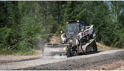 Foto de Bobcat redefine a produtividade com mais de 120 acessrios originais