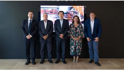 Foto de Pere Navarro del CZFB visita la planta de producción de Ebro Factory