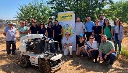 Foto de GreenBot culmina con xito su fase de pruebas en campo para cultivos leosos