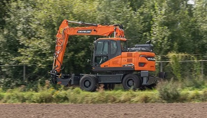 Foto de Develon actualiza sus excavadoras de ruedas con mejoras en rendimiento y seguridad