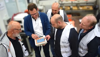 Foto de Clientes de toda Alemania participan en una jornada práctica sobre tecnología de canal caliente de Hasco