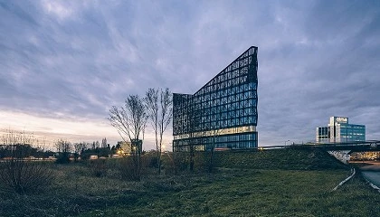 Foto de Wicona aplica as suas solues no edifcio 'mergence', o novo smbolo urbano de Rennes