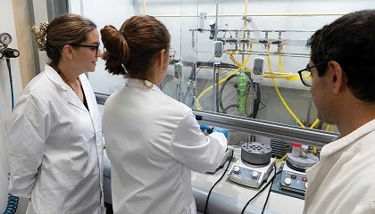 Foto de Desarrollan un método para fabricar plásticos y fármacos solo con aire y sin catalizadores contaminantes