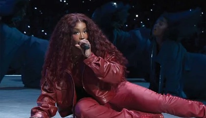 Foto de El look curly de SZA en la Super Bowl 2025: cmo conseguirlo con ghd