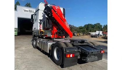 Foto de Talleres Teijo entrega una gra Fassi F235A a Gras Chema