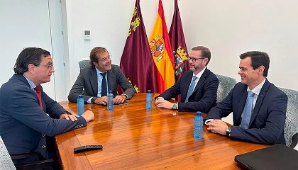 Foto de La Autoridad Portuaria y Repsol refuerzan la cooperación en torno a la transición energética en Cartagena