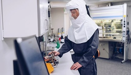 Foto de Omni-Safety y Sundström Safety: protección respiratoria de alto nivel para laboratorios y empresas químico-farmacéuticas